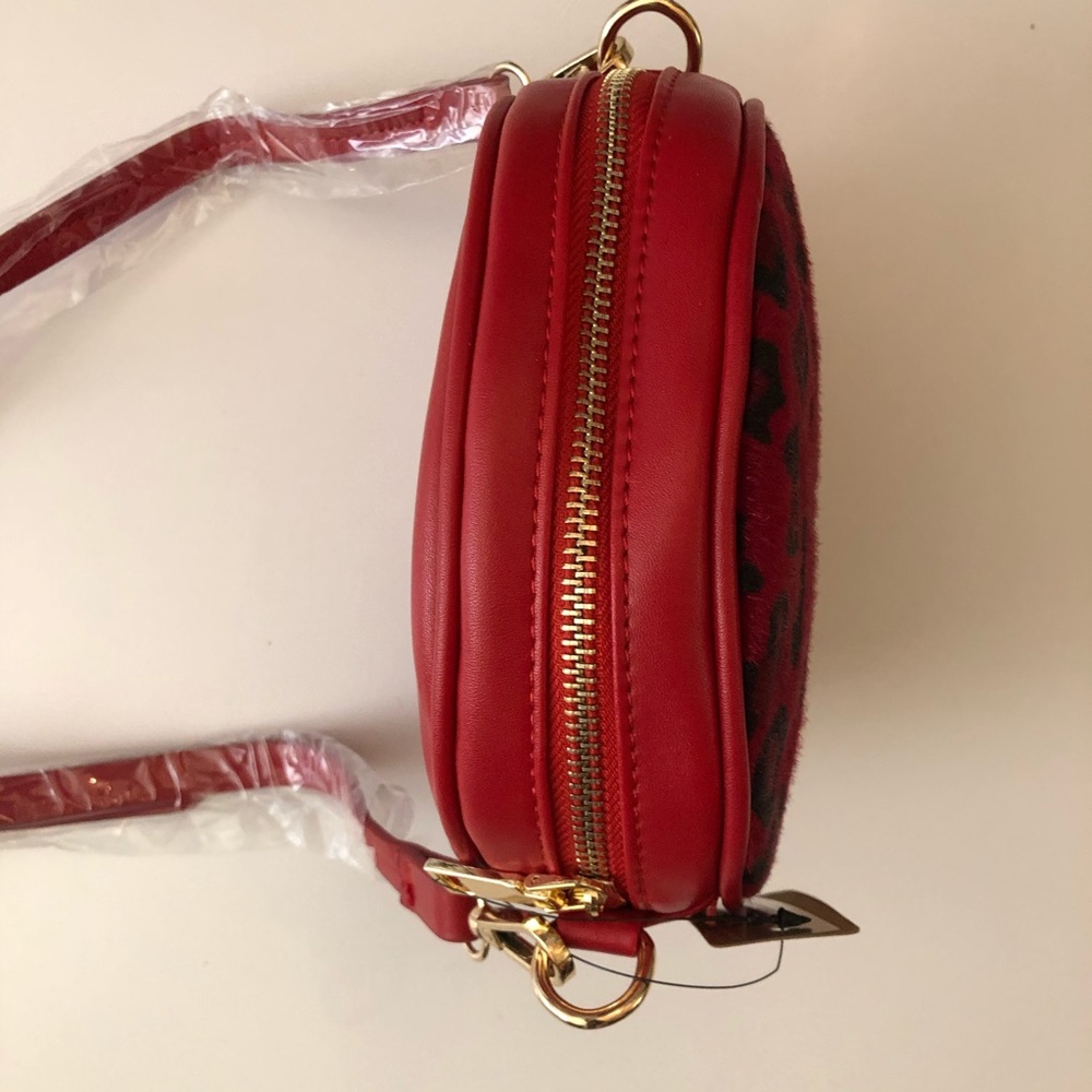 Round Red Handbag - Picture 7 of 8
